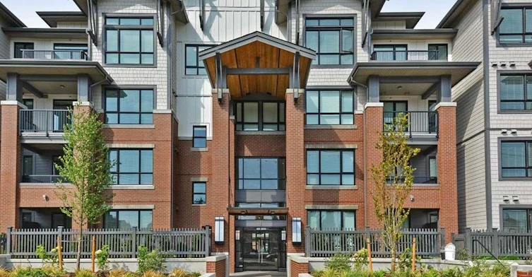 305-2960 151 Street, Surrey, BC, V4P 0G3