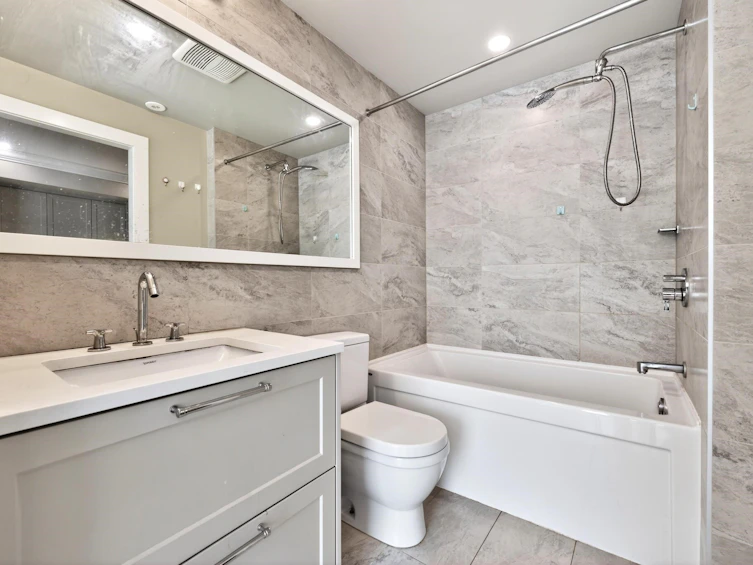 7523 Yukon Street, Vancouver, BC, V5X 2Y4 - 13