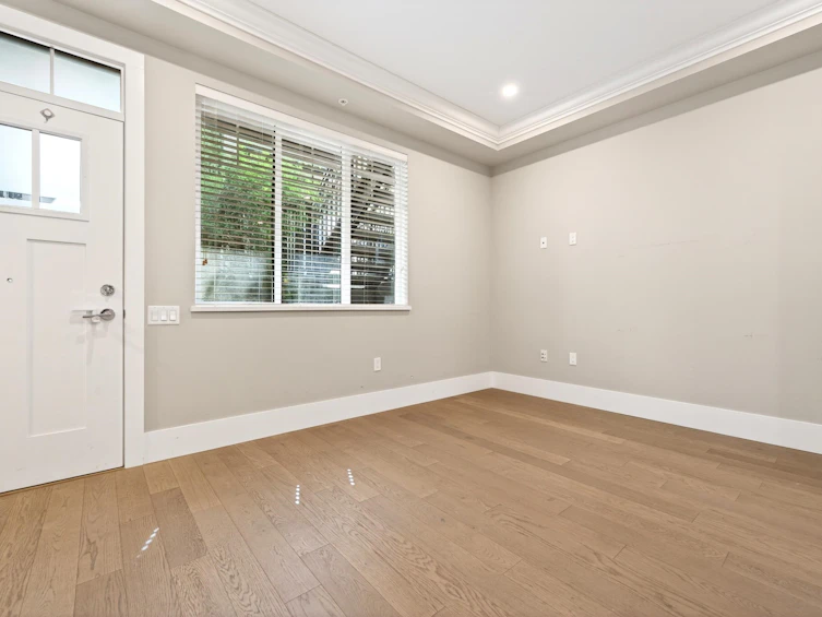 7523 Yukon Street, Vancouver, BC, V5X 2Y4 - 2
