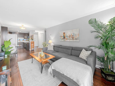 302-140 E 4th Street - 4