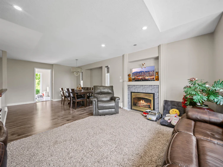 33726 Best Avenue, Mission, BC, V2V 6Z9 - 5