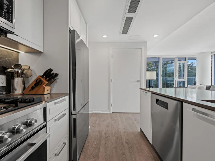 807-1401 Hunter Street, North Vancouver, BC, V7J 0E2 - 3