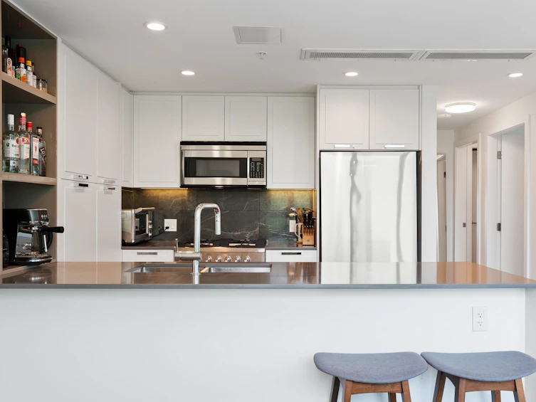 807-1401 Hunter Street, North Vancouver, BC, V7J 0E2