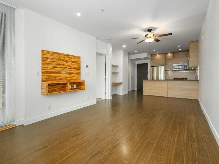 210-9150 University High Street, Burnaby, BC, V5A 0C5 - 13