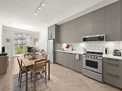 201-13933 105 Boulevard - 2