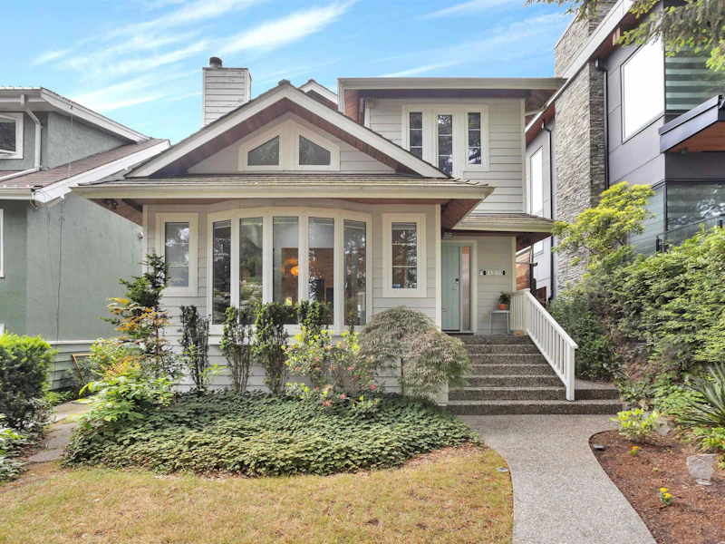420 W 17th Avenue, Vancouver BC V5Y 2A2