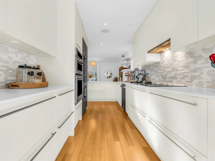 420 W 17th Avenue, Vancouver, BC, V5Y 2A2 - 9
