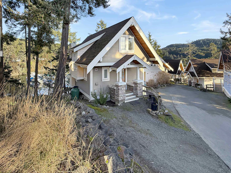 13C-2315 Mackinnon Road, Pender Island, BC, V0N 2M1