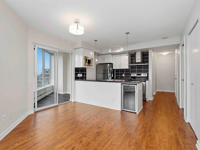 2901-689 Abbott Street - 5