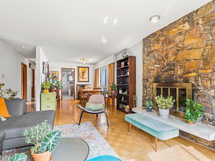 7611 Oak Street, Vancouver, BC, V6P 4A4 - 5