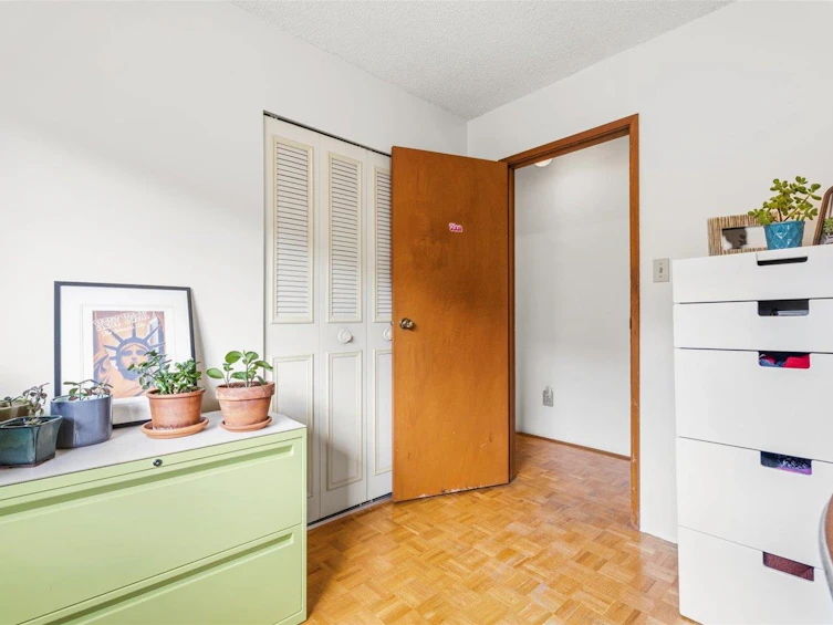 7611 Oak Street, Vancouver, BC, V6P 4A4 - 23