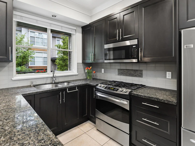 2-3025 Baird Road, North Vancouver, BC, V7K 2G5 - 6