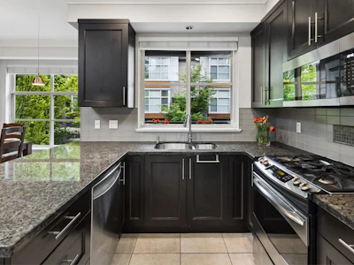 2-3025 Baird Road - 4