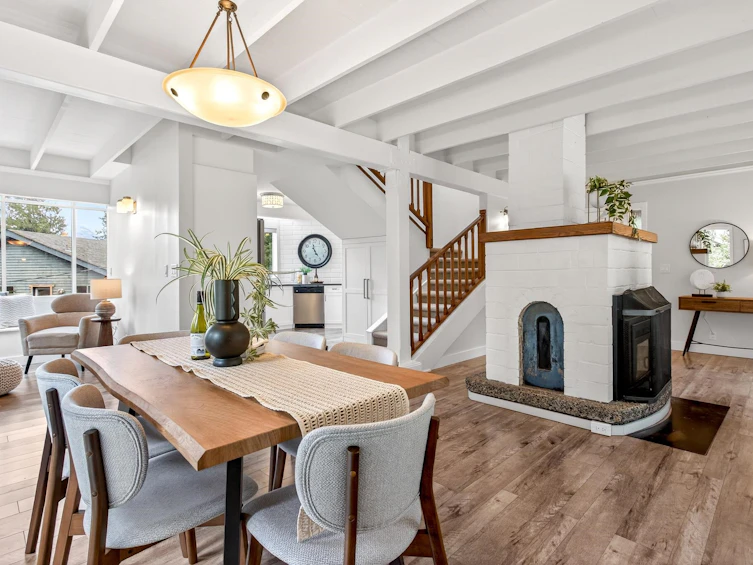 1255 Deer Walk, Bowen Island, BC, V0N 1G1 - 2