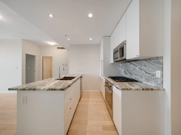 704-2565 Maple Street, Vancouver, BC, V7J 0C8 - 8