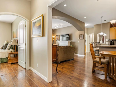 315-33485 South Fraser Way - 3