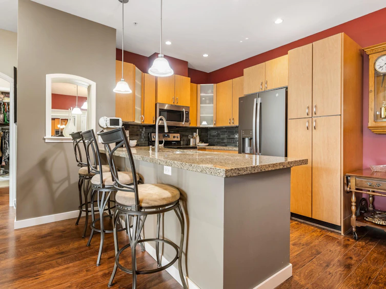 315-33485 South Fraser Way, Abbotsford, BC, V2S 8P9 - 4