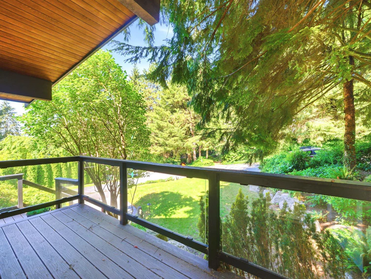 5222 Sarita Avenue, North Vancouver, BC, V7R 3M9 - 9