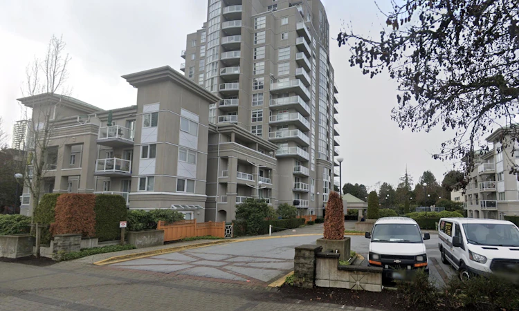 1206-10523 University Drive