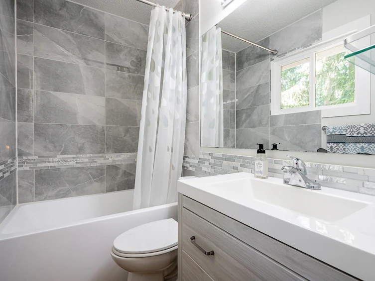 2602 Hawser Avenue, Coquitlam, BC, V3C 4E1 - 16