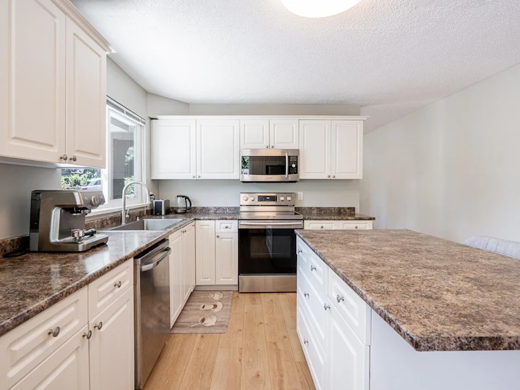 2602 Hawser Avenue, Coquitlam, BC, V3C 4E1 - 10