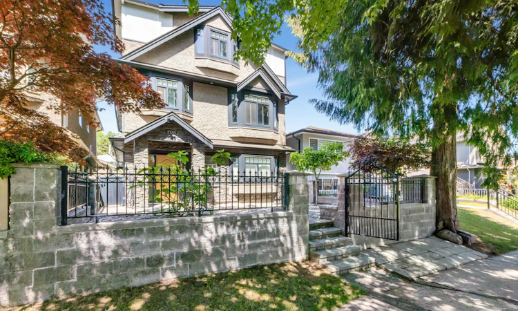 295 W 63rd Avenue