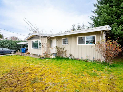 2130 Sandalwood Crescent - 2