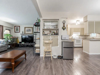 2130 Sandalwood Crescent - 5
