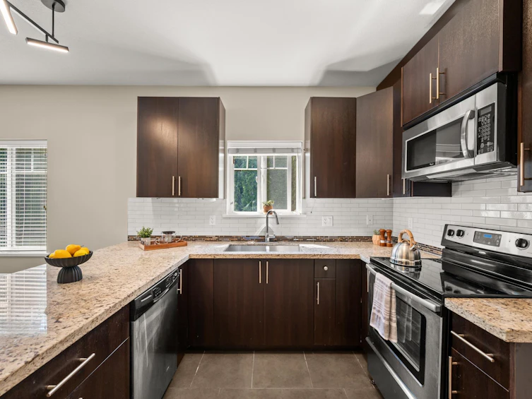 111-368 Ellesmere Avenue, Burnaby, BC, V5B 3S9 - 6