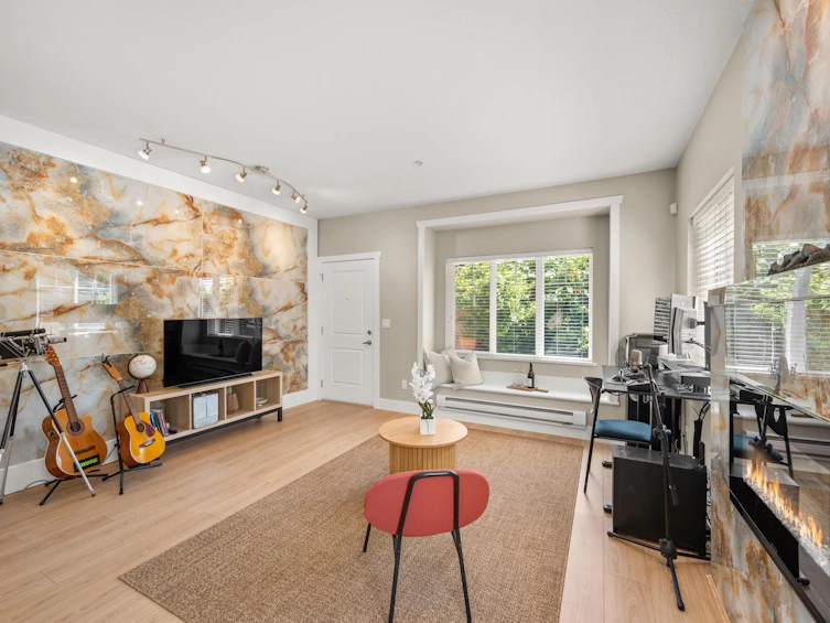 111-368 Ellesmere Avenue, Burnaby, BC, V5B 3S9 - 3