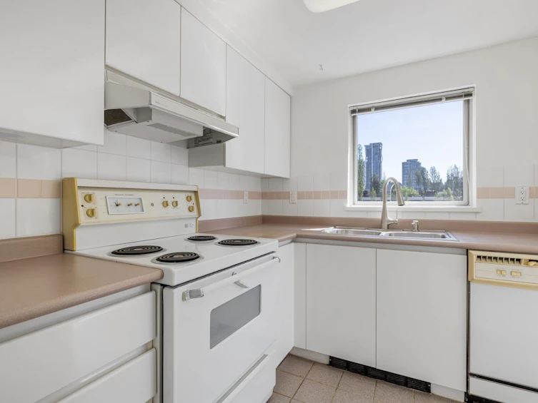 402-9603 Manchester Drive, Burnaby, BC, V3N 4Y7 - 18