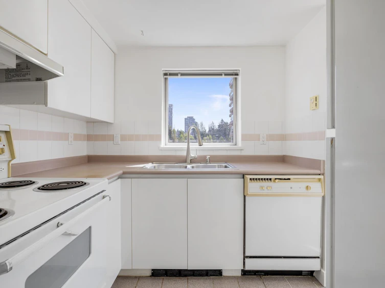 402-9603 Manchester Drive, Burnaby, BC, V3N 4Y7 - 17