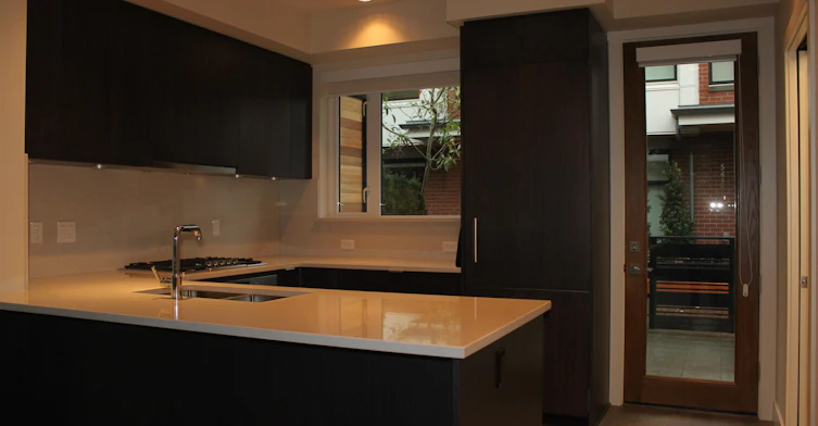5438 Oak Street, Vancouver, BC, V6M 2V6 - 5