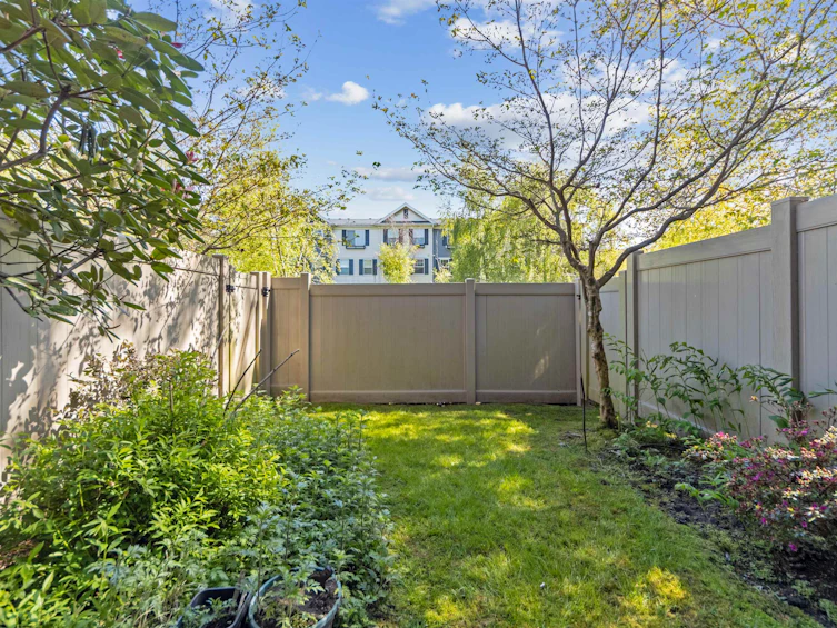 27-6300 Alder Street, Richmond, BC, V6Y 4G5 - 27