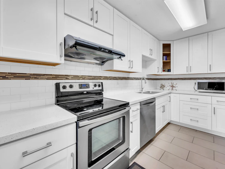802-5790 Patterson Avenue, Burnaby, BC, V5H 4H6 - 16