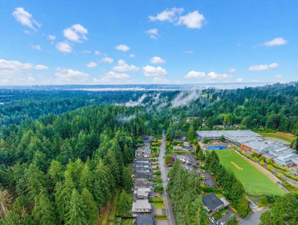 31 Glenmore Drive, West Vancouver, BC, V7S 1A5 - 31