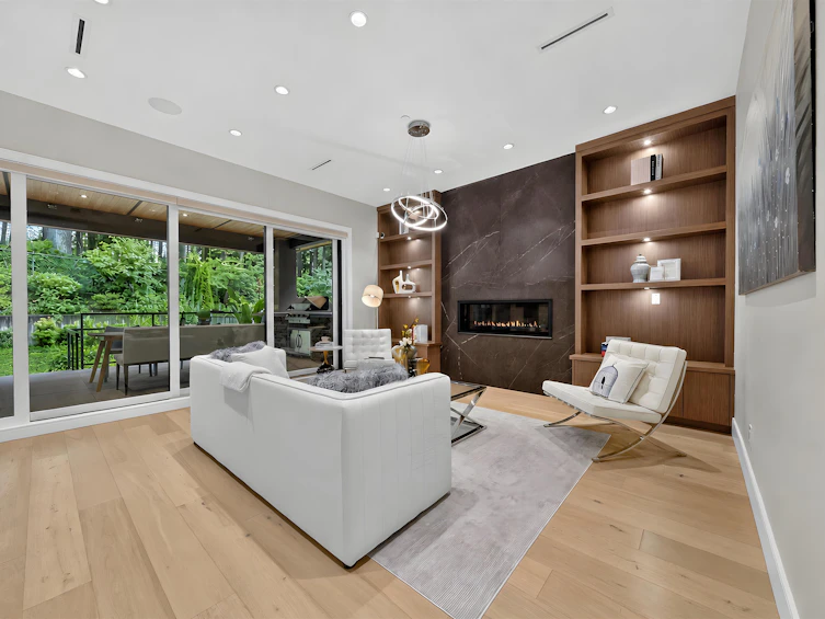31 Glenmore Drive, West Vancouver, BC, V7S 1A5 - 2