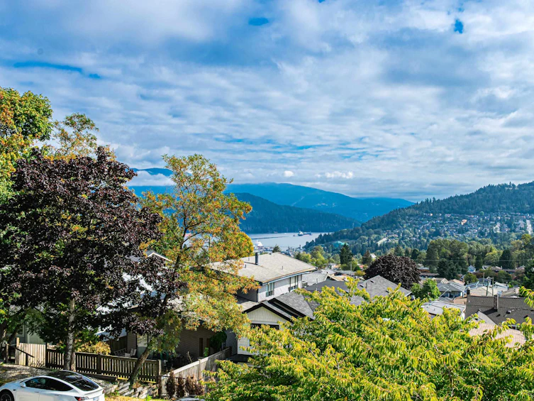 155 Ellesmere Avenue, Burnaby, BC, V5B 3S5 - 3