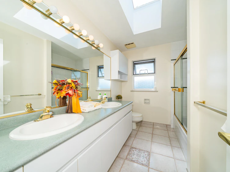 155 Ellesmere Avenue, Burnaby, BC, V5B 3S5 - 30