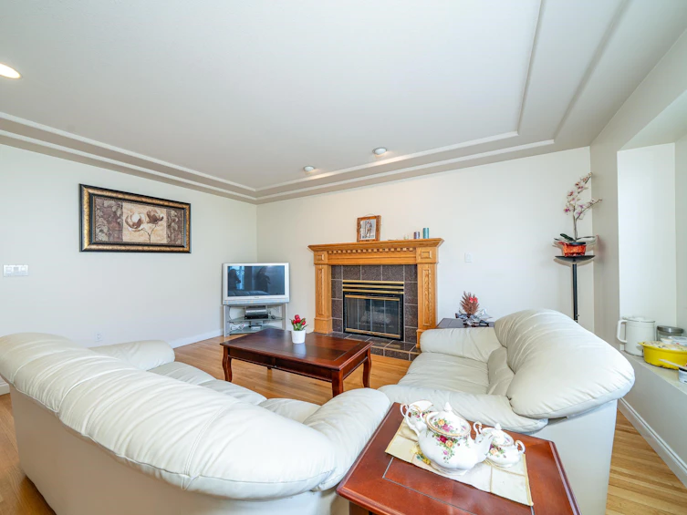 155 Ellesmere Avenue, Burnaby, BC, V5B 3S5 - 16