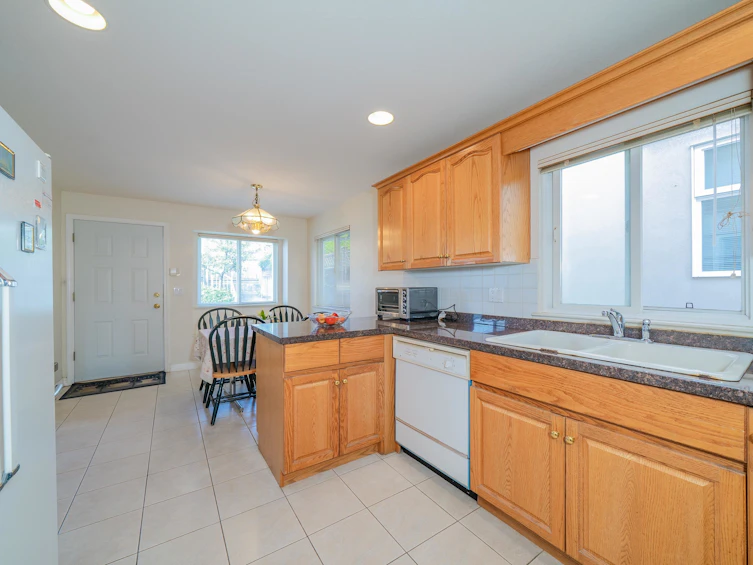 155 Ellesmere Avenue, Burnaby, BC, V5B 3S5 - 19