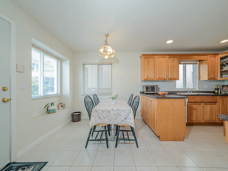 155 Ellesmere Avenue, Burnaby, BC, V5B 3S5 - 17