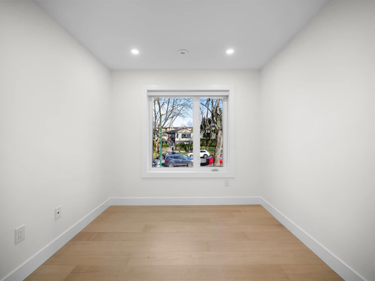 1-3576 E Pender Street, Vancouver, BC, V5K 2E3 - 10