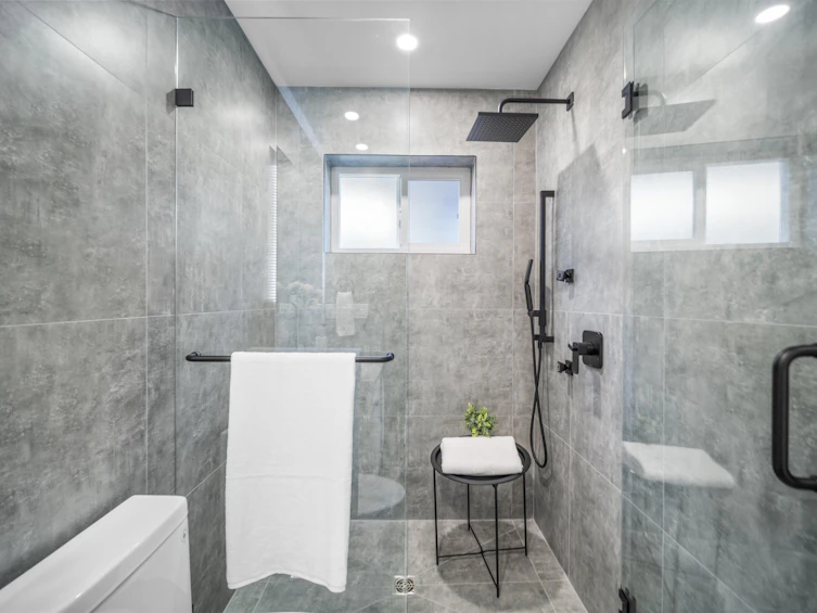 1-3576 E Pender Street, Vancouver, BC, V5K 2E3 - 13