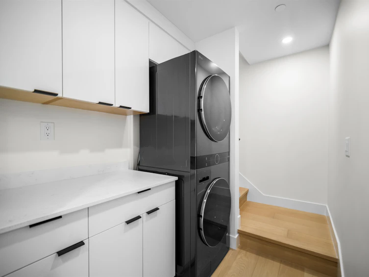 1-3576 E Pender Street, Vancouver, BC, V5K 2E3 - 19