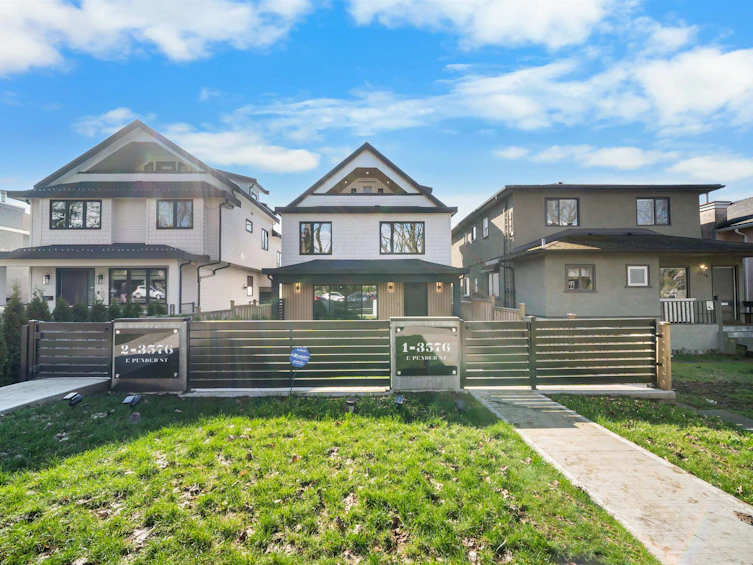 1-3576 E Pender Street, Vancouver, BC, V5K 2E3 - 22