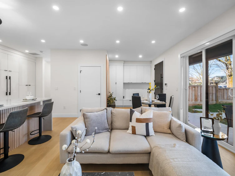 1-3576 E Pender Street, Vancouver, BC, V5K 2E3 - 4