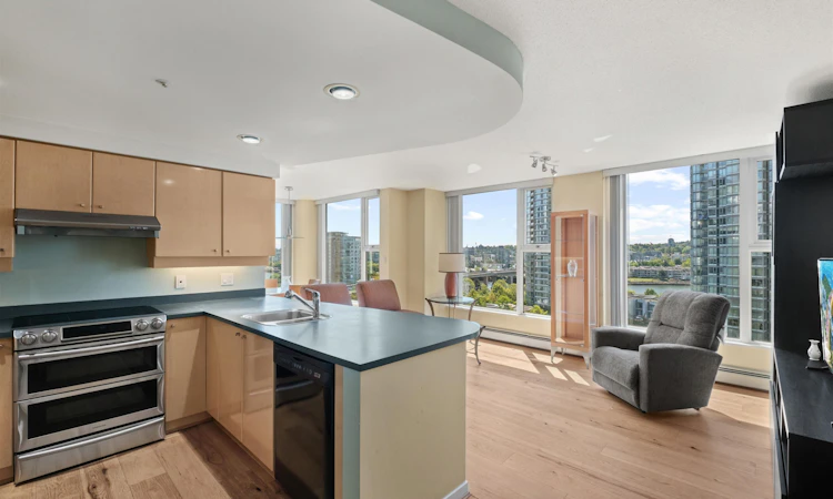 1207-1009 Expo Boulevard