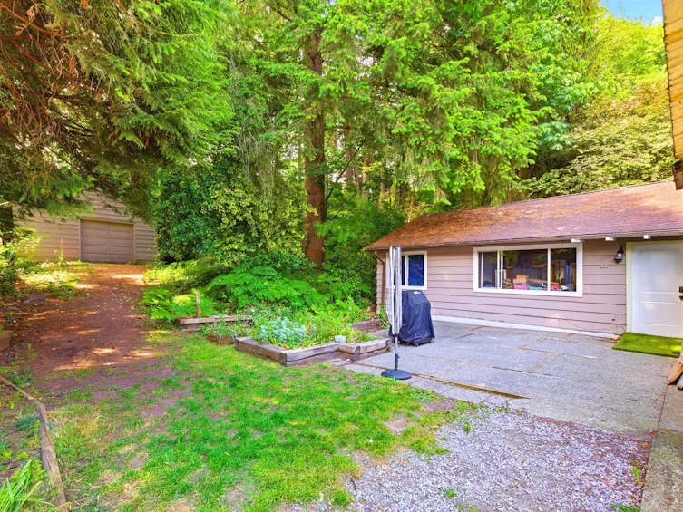 1463 Avonlynn Crescent, North Vancouver, BC, V7J 2V2 - 14