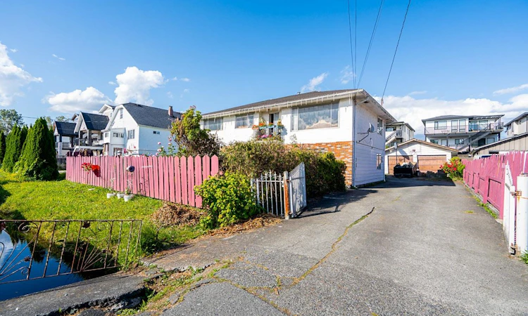 343 Pembina Street